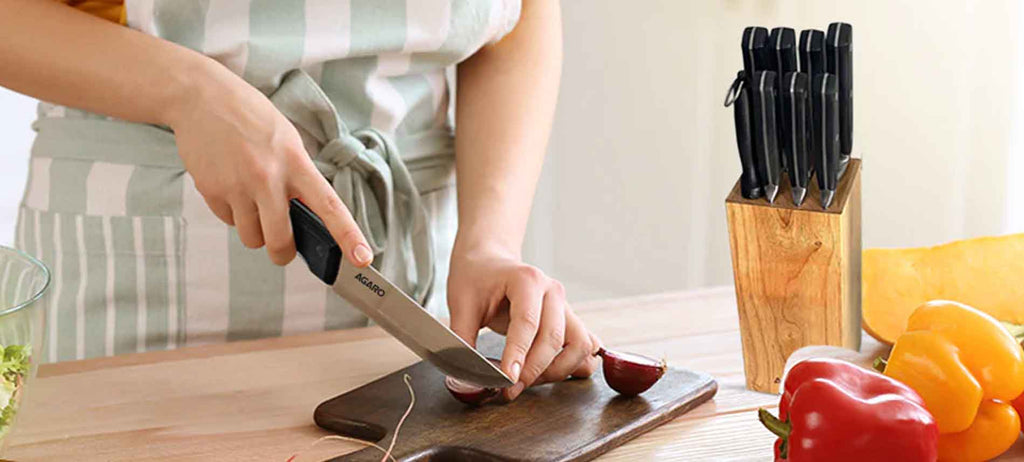 kitchen knife set with covers