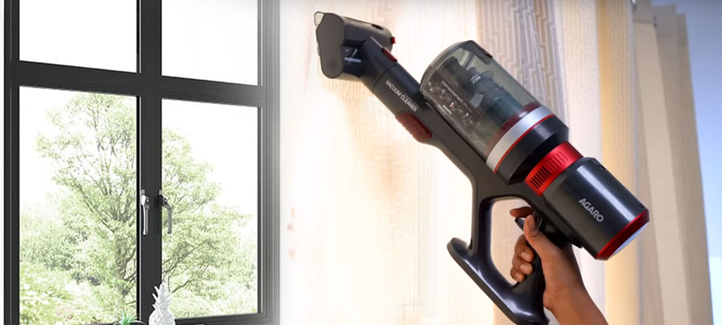 vacuum cleaner for cleaning windows