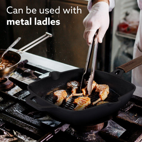 Royal Pre Seasoned Cast Iron Grill Pan, 24cm Diameter, 1.9L, No Chemical Coating, Rigid Handles, Fast Heating, Heavy Weight, Gas Oven & Induction Compatible, Frying, Cooking