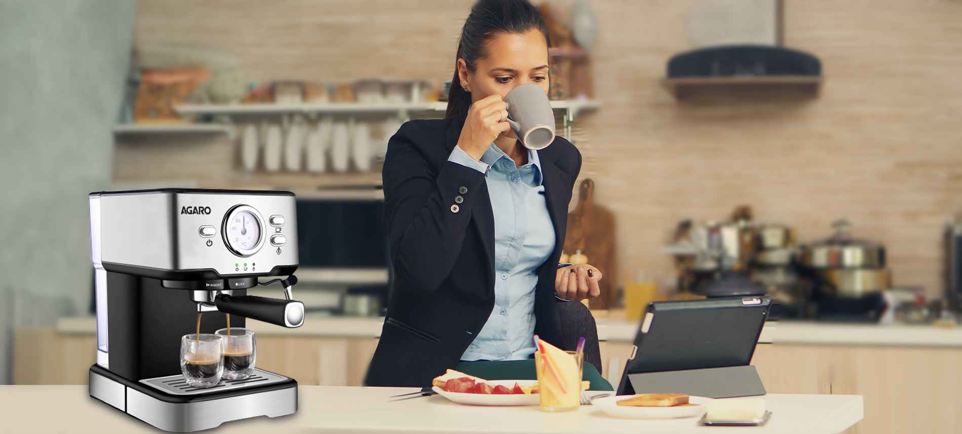 https://agarolifestyle.com/cdn/shop/articles/Why_an_Electric_Coffee_Maker_Is_the_Ideal_Solution_for_Busy_Lifestyles.jpg?v=1692200610